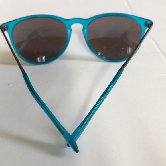 COPY - 🏵2/$30🏵 Fashion Sunglasses - Picture 5 of 9